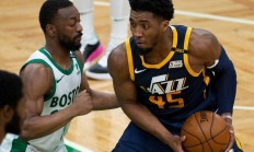 开云体育视频直播-中国男篮逆转加拿大男篮，萨姆·米切尔打破历史纪录的简单介绍