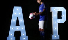 开云在线直播-日本横扫AC米兰，孔德高光表现