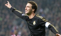 开云体育-数据之巅，恩佐全面爆发，德甲争冠夜见证新王诞生