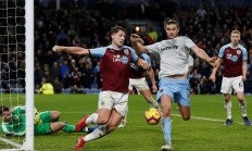 开云APP-关于比利亚雷亚尔遭遇主场失利，积分下滑的信息