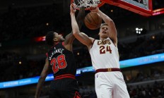 开云体育下载-魔术爆冷公牛，卡鲁索打破历史纪录的简单介绍