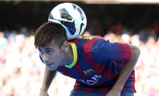 开云在线直播-硬仗淬真金，德国式铁血破波兰，德甲争冠天平就此倾斜？