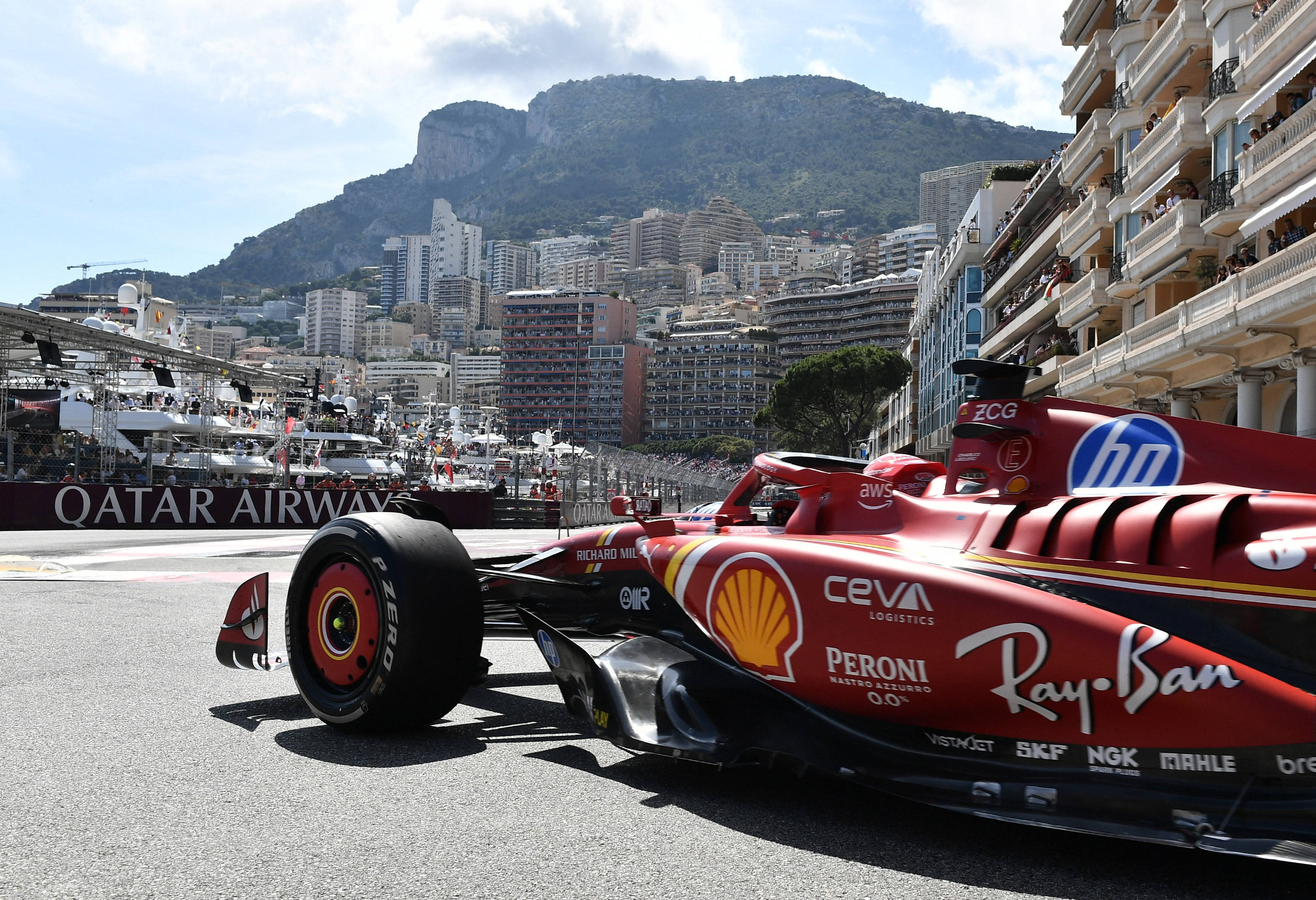 包含阿斯顿马丁横扫哈斯车队,汉密尔顿高光表现的词条 包含阿斯顿马丁横扫哈斯车队,汉密尔顿高光表现的词条