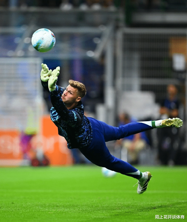 华沙军团主场击败桑德兰,暂时止住连败势头的简单介绍 华沙军团主场击败桑德兰,暂时止住连败势头的简单介绍