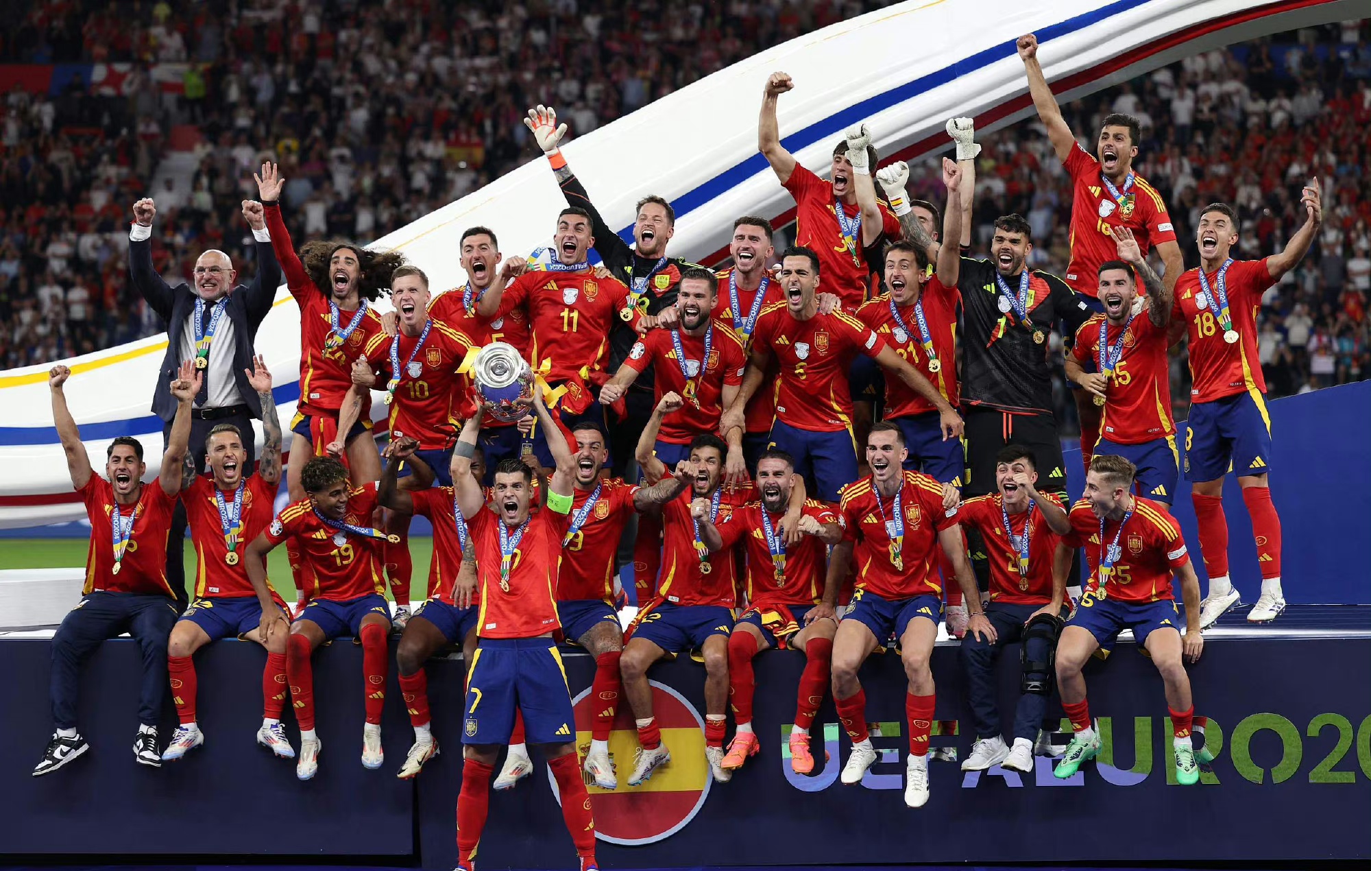 欧洲足坛竞技盛宴,多支强队角逐赛场的简单介绍 欧洲足坛竞技盛宴,多支强队角逐赛场的简单介绍