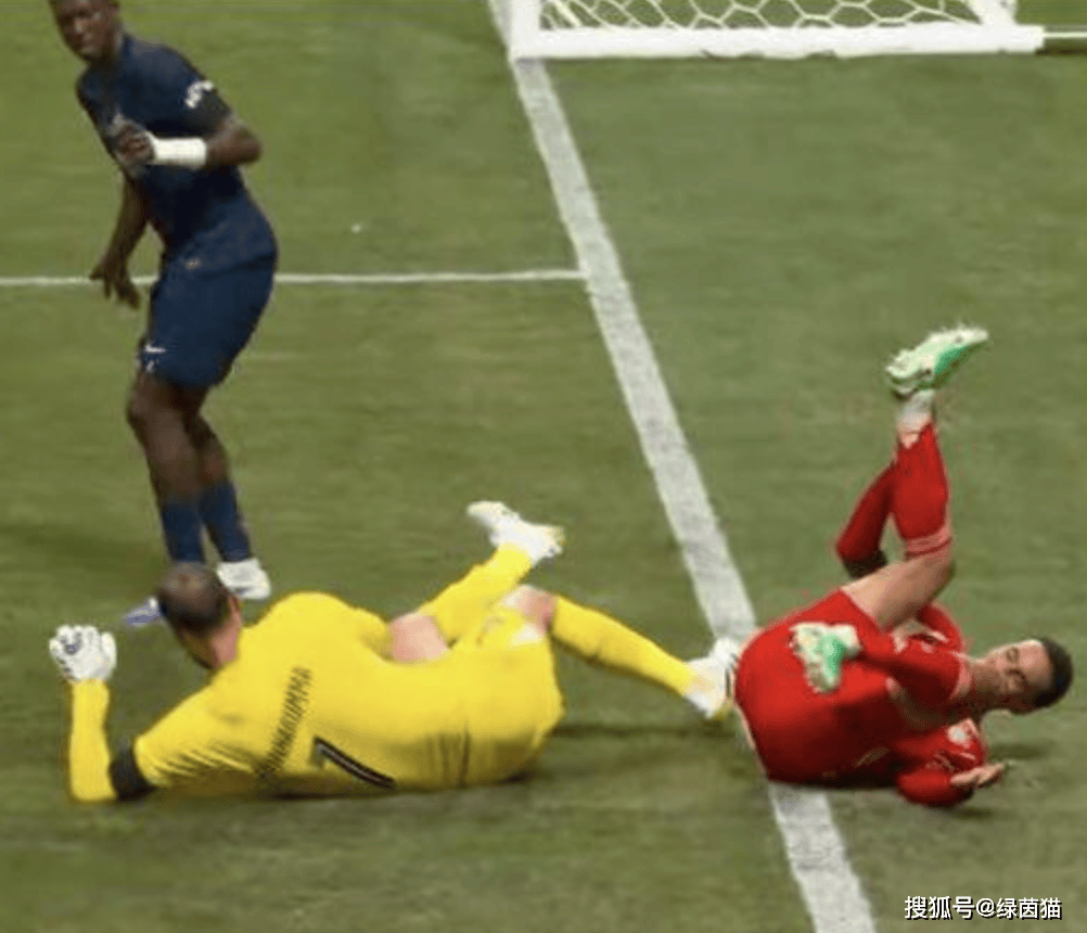 关于荷兰前锋脚踝受伤恐影响赛季表现!的信息 关于荷兰前锋脚踝受伤恐影响赛季表现!的信息