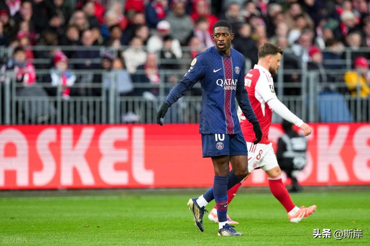 洛里昂队球员在比赛中表现出色