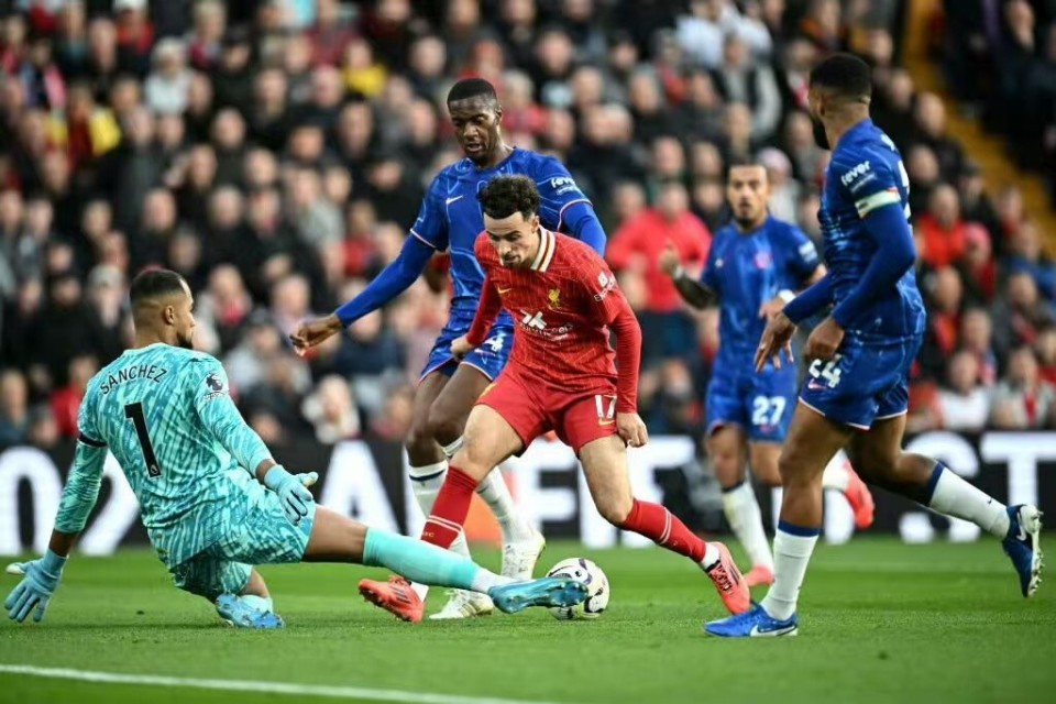 曼城大胜，豪取四连胜稳固榜首位置的简单介绍