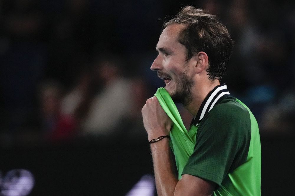 世界网球队逆转欧洲网球队,梅德韦杰夫送出助攻的简单介绍 世界网球队逆转欧洲网球队,梅德韦杰夫送出助攻的简单介绍