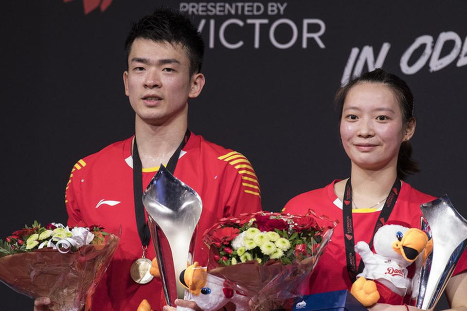 包含日本队横扫丹麦队，郑思维关键制胜的词条